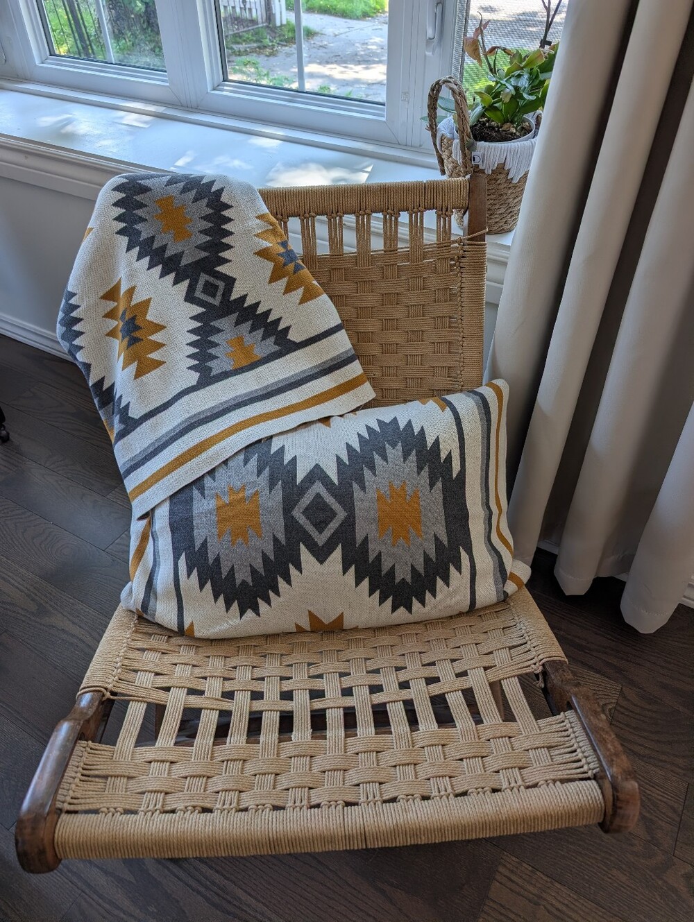 NWT Southwestern Pattern Pillow Covers And Throw Blanket - Cream, Gray & Mustard